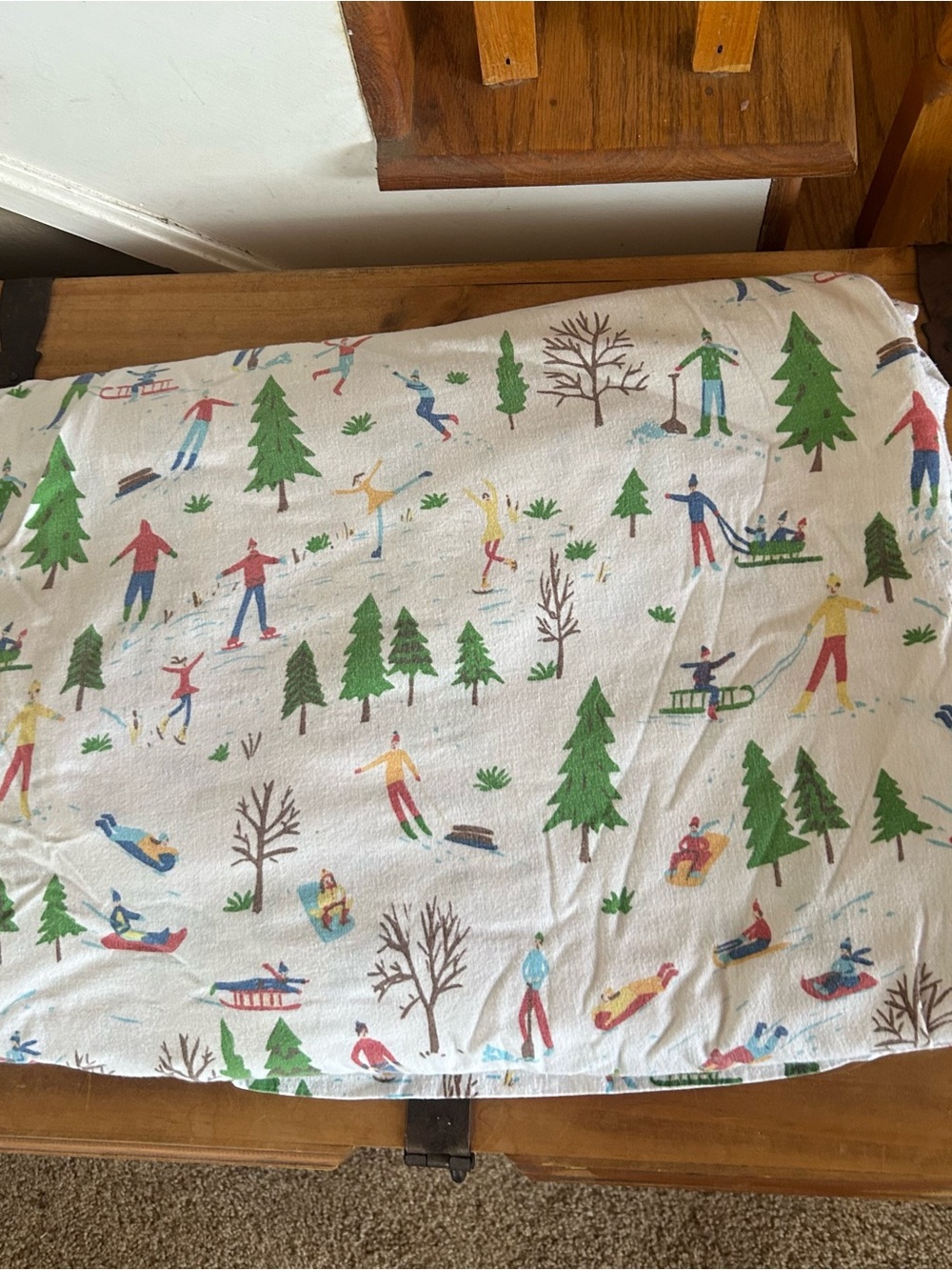 1 Queen Holiday Flannel Flat Sheet. EUC.